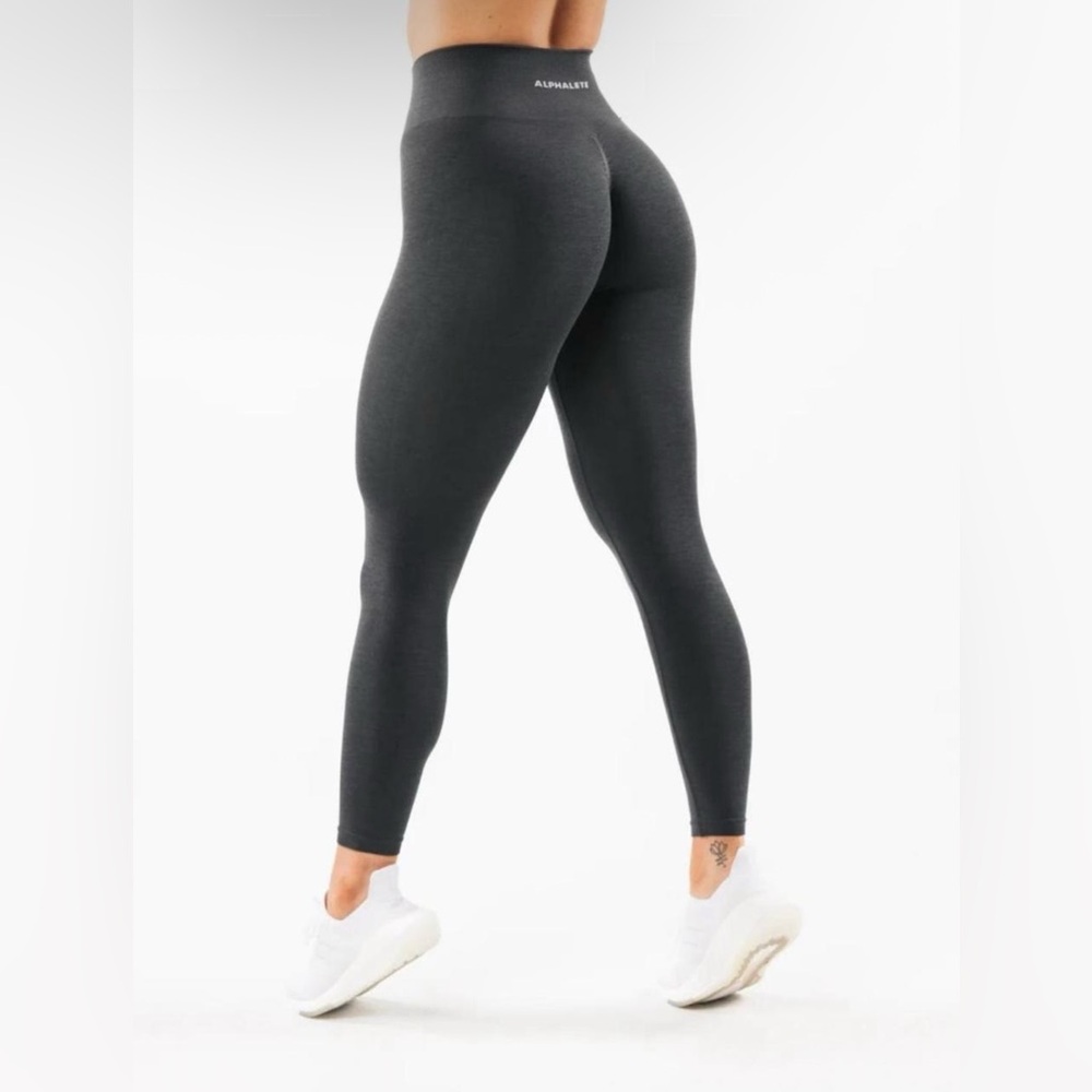 Alphalete Amplify High-Waisted Leggings in Color Shadow